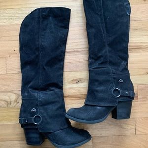 Black boots size 6